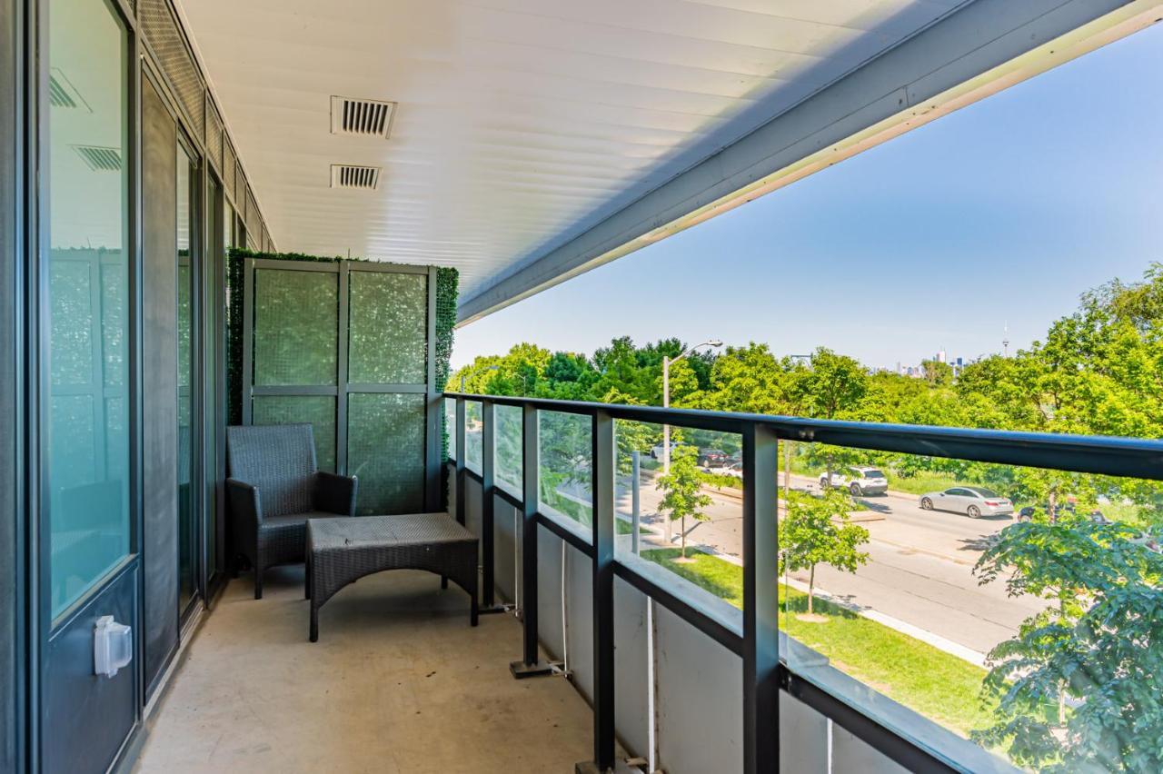 Condo In Parklawn & Lake Shore With Free Parking Close To Airport Toronto Esterno foto