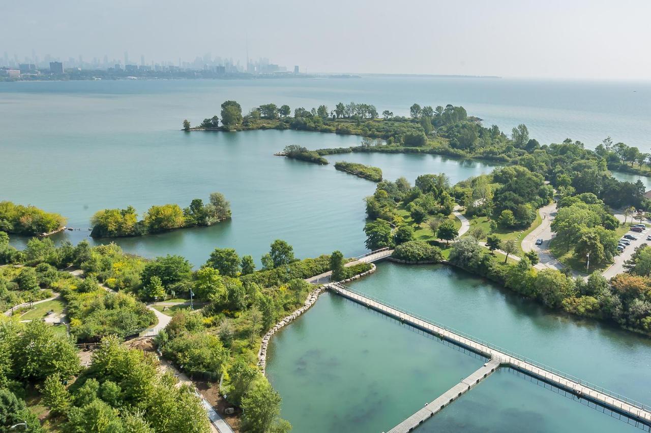 Condo In Parklawn & Lake Shore With Free Parking Close To Airport Toronto Esterno foto