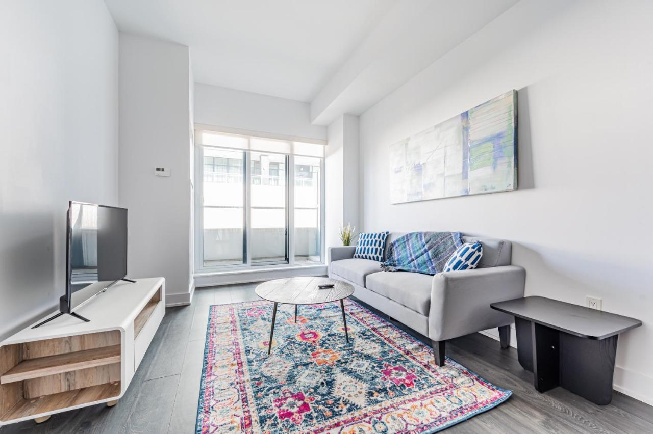 Condo In Parklawn & Lake Shore With Free Parking Close To Airport Toronto Esterno foto