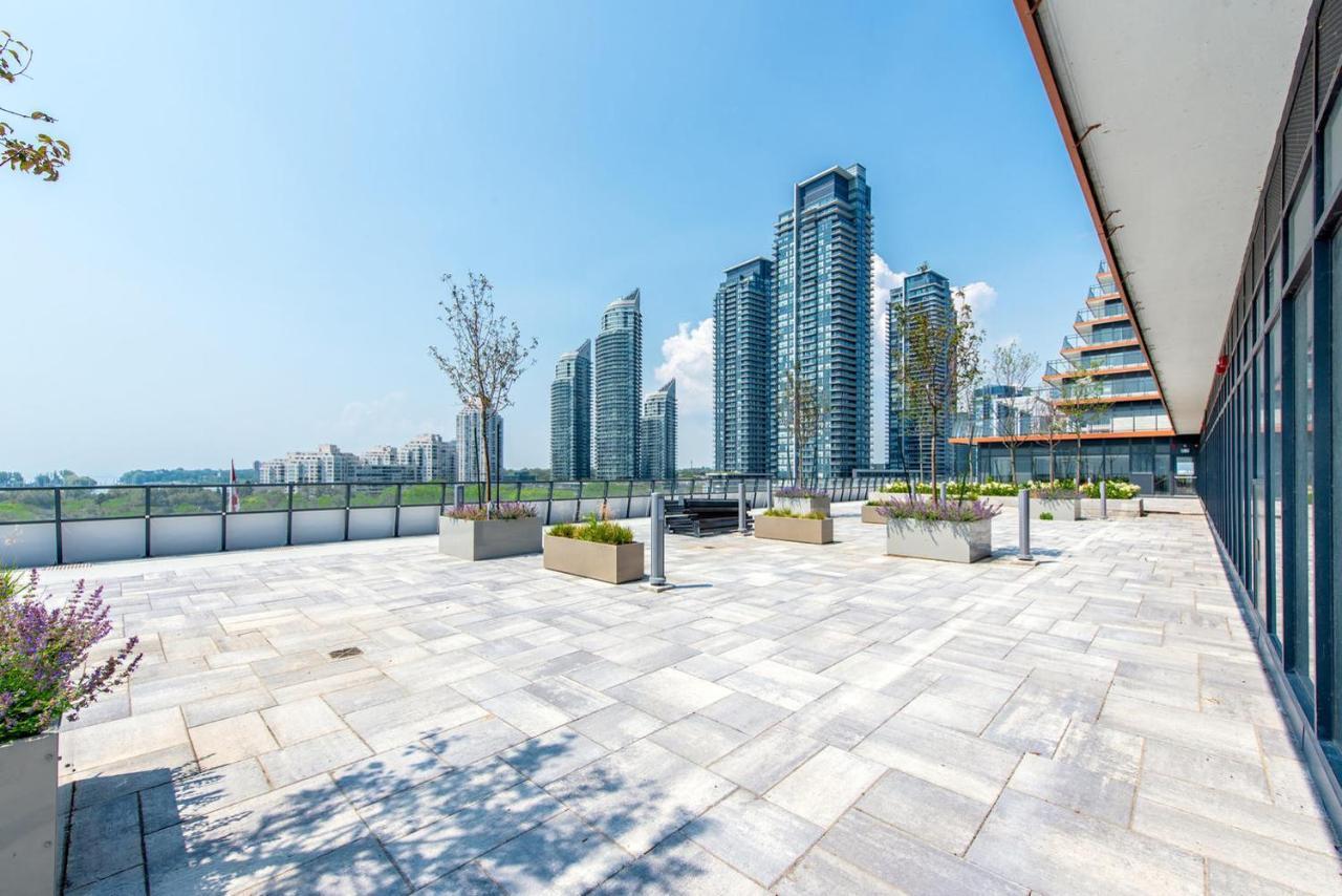 Condo In Parklawn & Lake Shore With Free Parking Close To Airport Toronto Esterno foto
