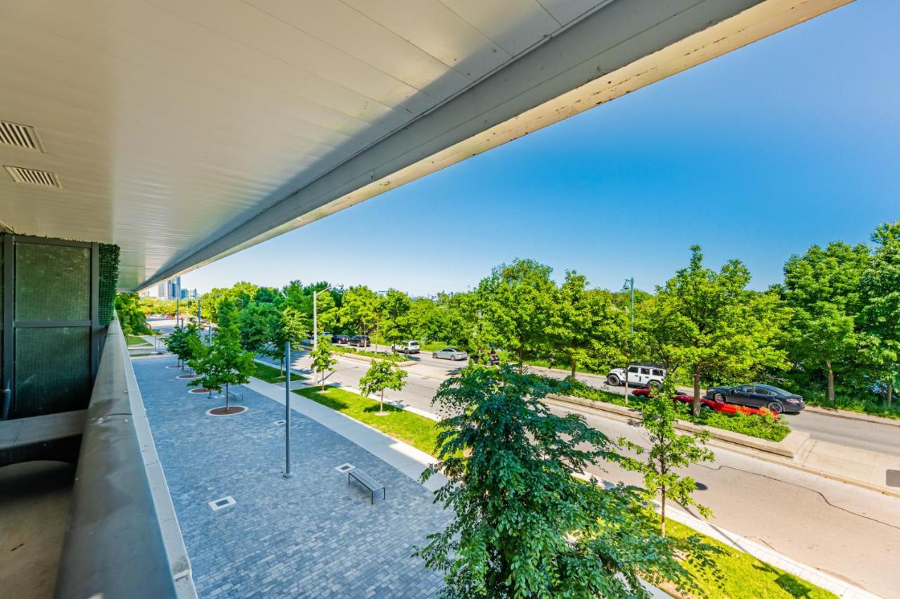 Condo In Parklawn & Lake Shore With Free Parking Close To Airport Toronto Esterno foto