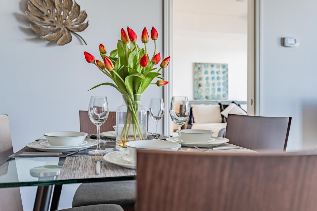 Condo In Parklawn & Lake Shore With Free Parking Close To Airport Toronto Esterno foto