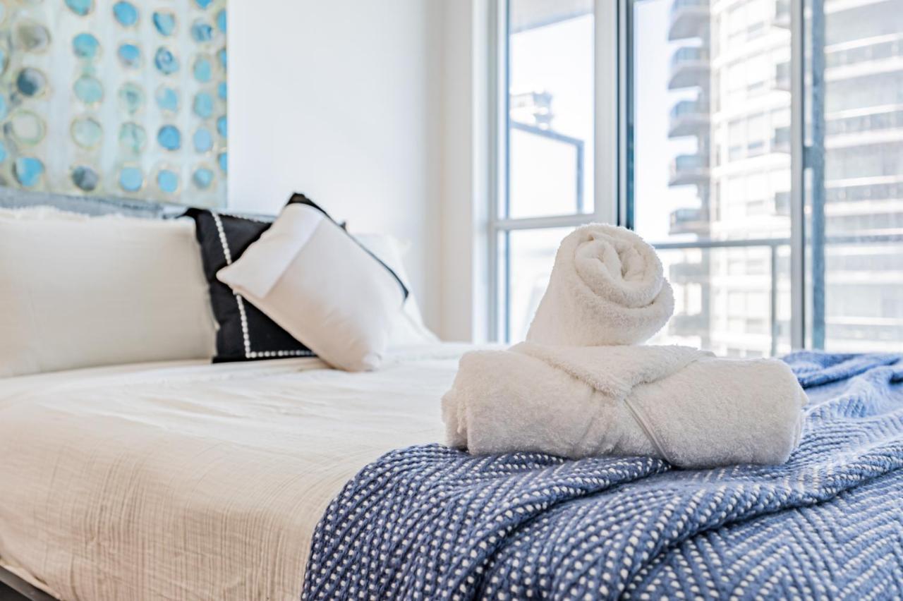 Condo In Parklawn & Lake Shore With Free Parking Close To Airport Toronto Esterno foto